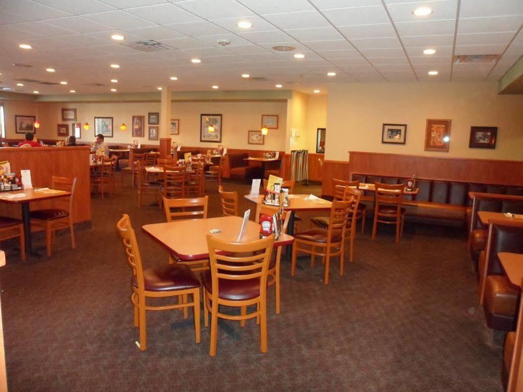 Boarders Inn & Suites By Cobblestone Hotels - Grand Island Exterior photo